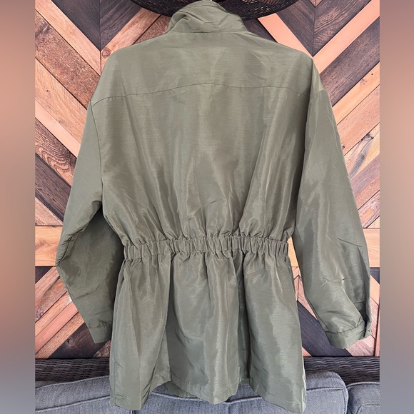 Lioness Quentin Parachute Jacket Size Small Army Green - Picture 3 of 12